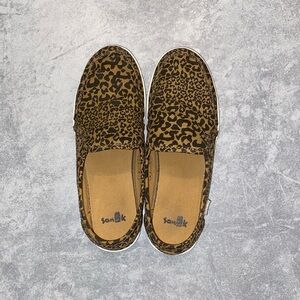 Like New Leopard Print Sanuk